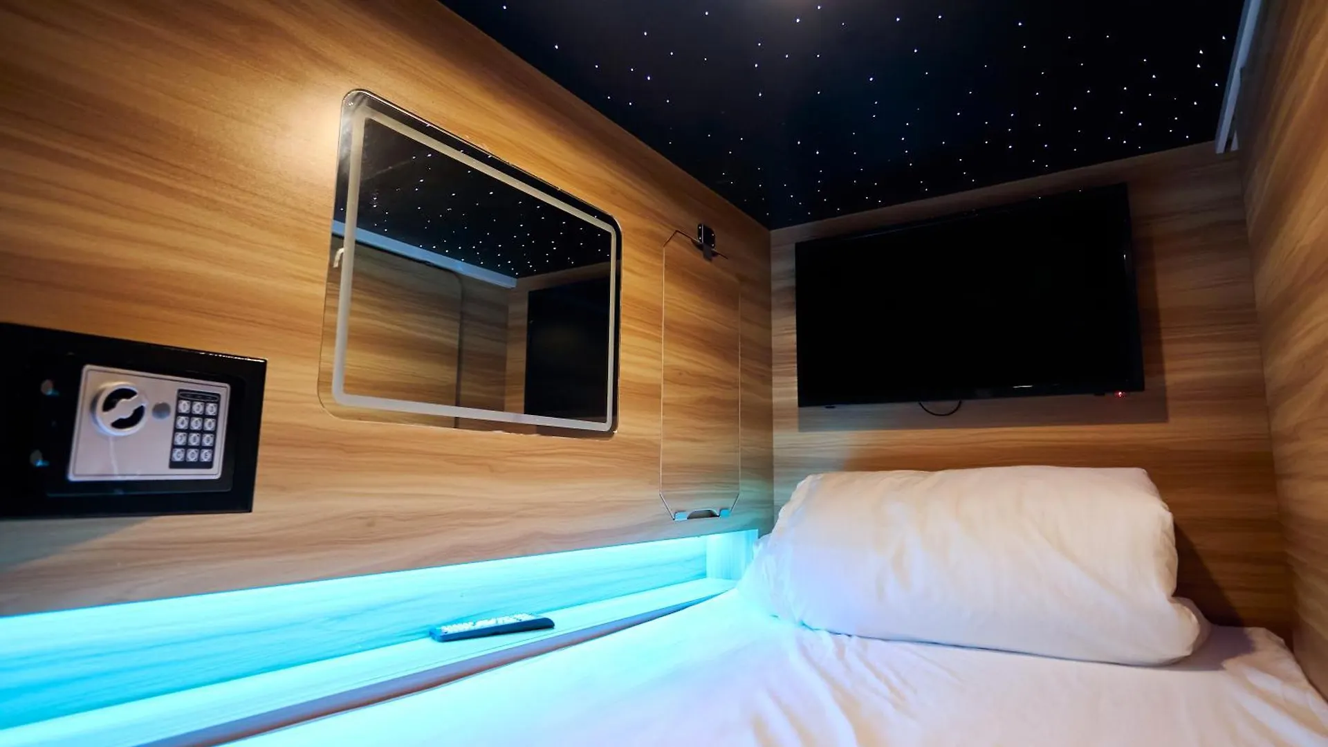 Capsule Hotel Montreal Canada