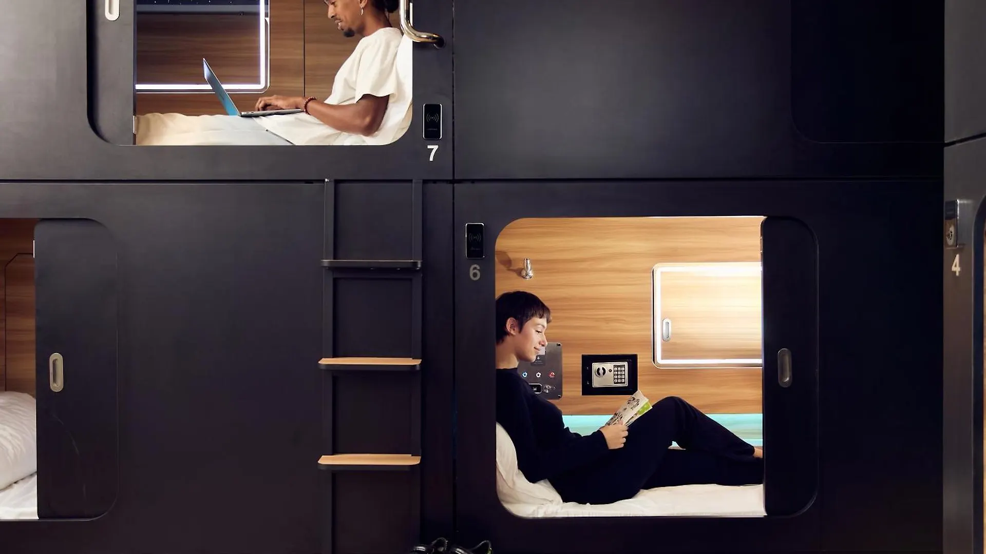 Capsule Hotel Montreal Guest house